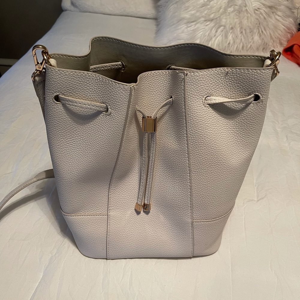 Zara beige bucket bag